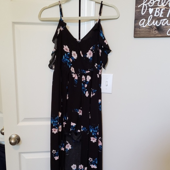 Floral Romper - Picture 2 of 3